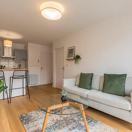 Avec Parking Et Balcons Appartement *