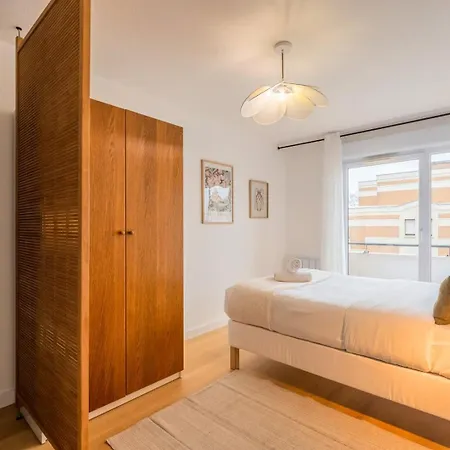 Appartement Avec Parking Et Balcons *